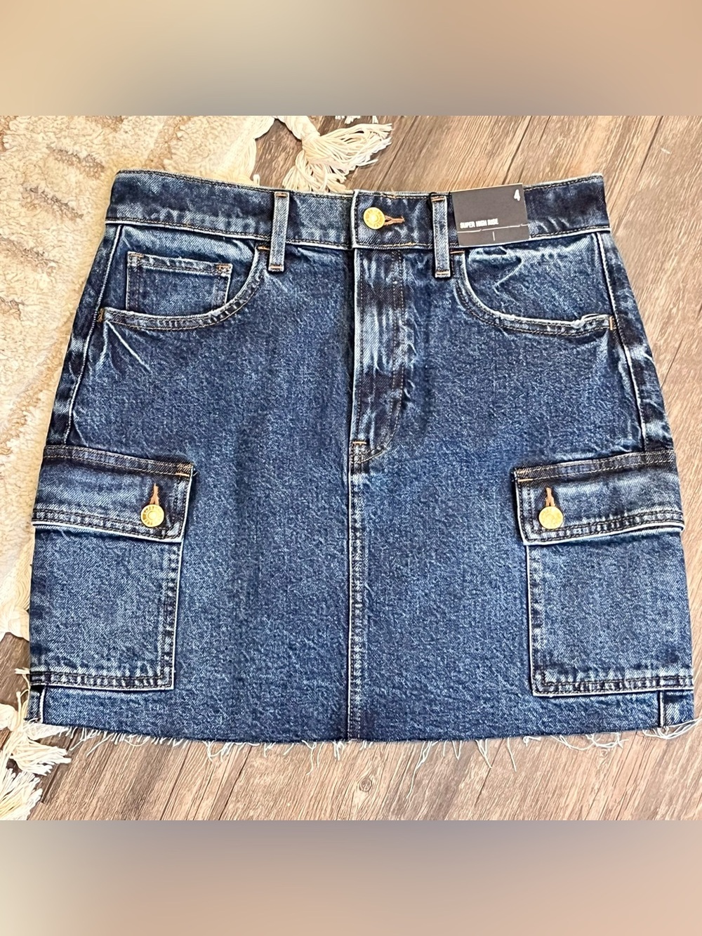 Express NWT Super High Rise Cargo Denim Mini Skirt Size 4 Dark Wash